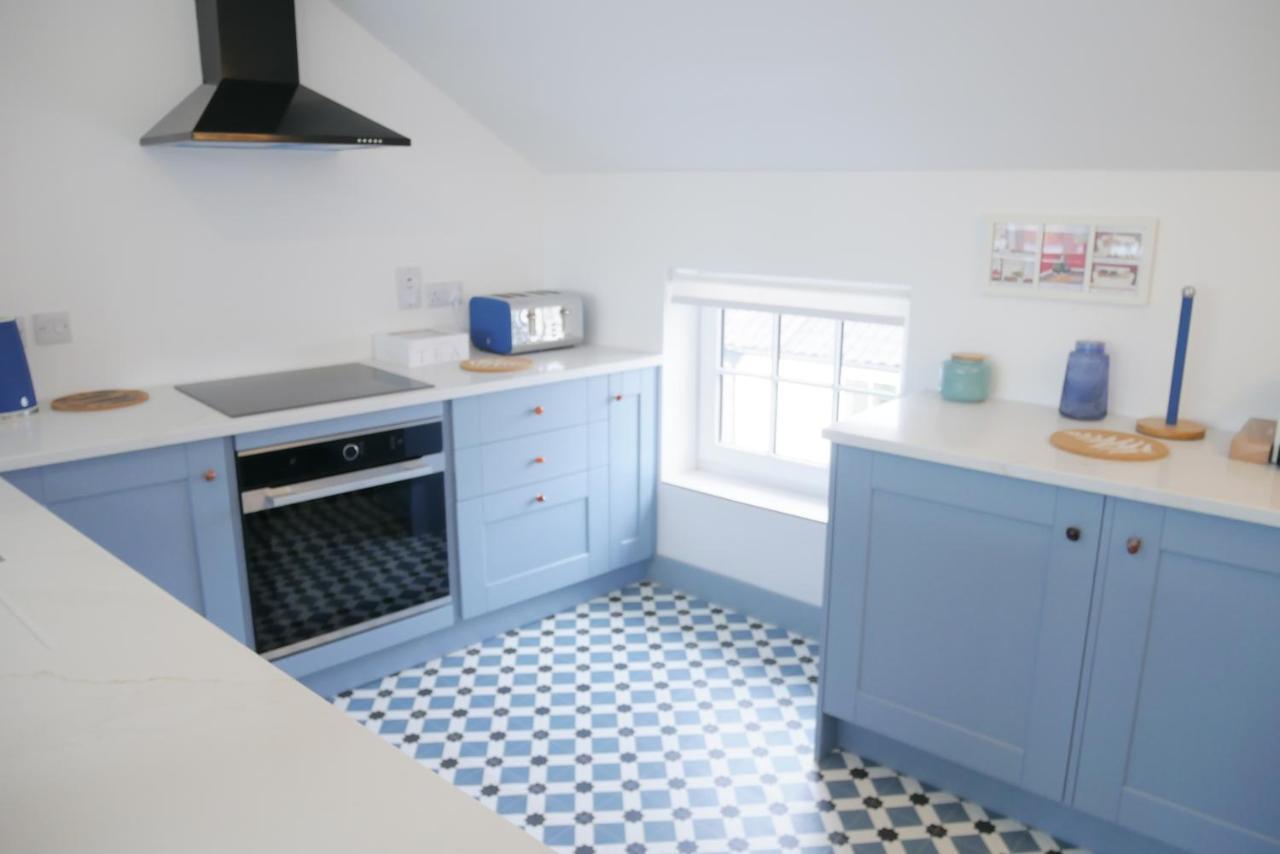 Sunset View, 2 Bedrooms In The Heart Of Holt With Parking Extérieur photo