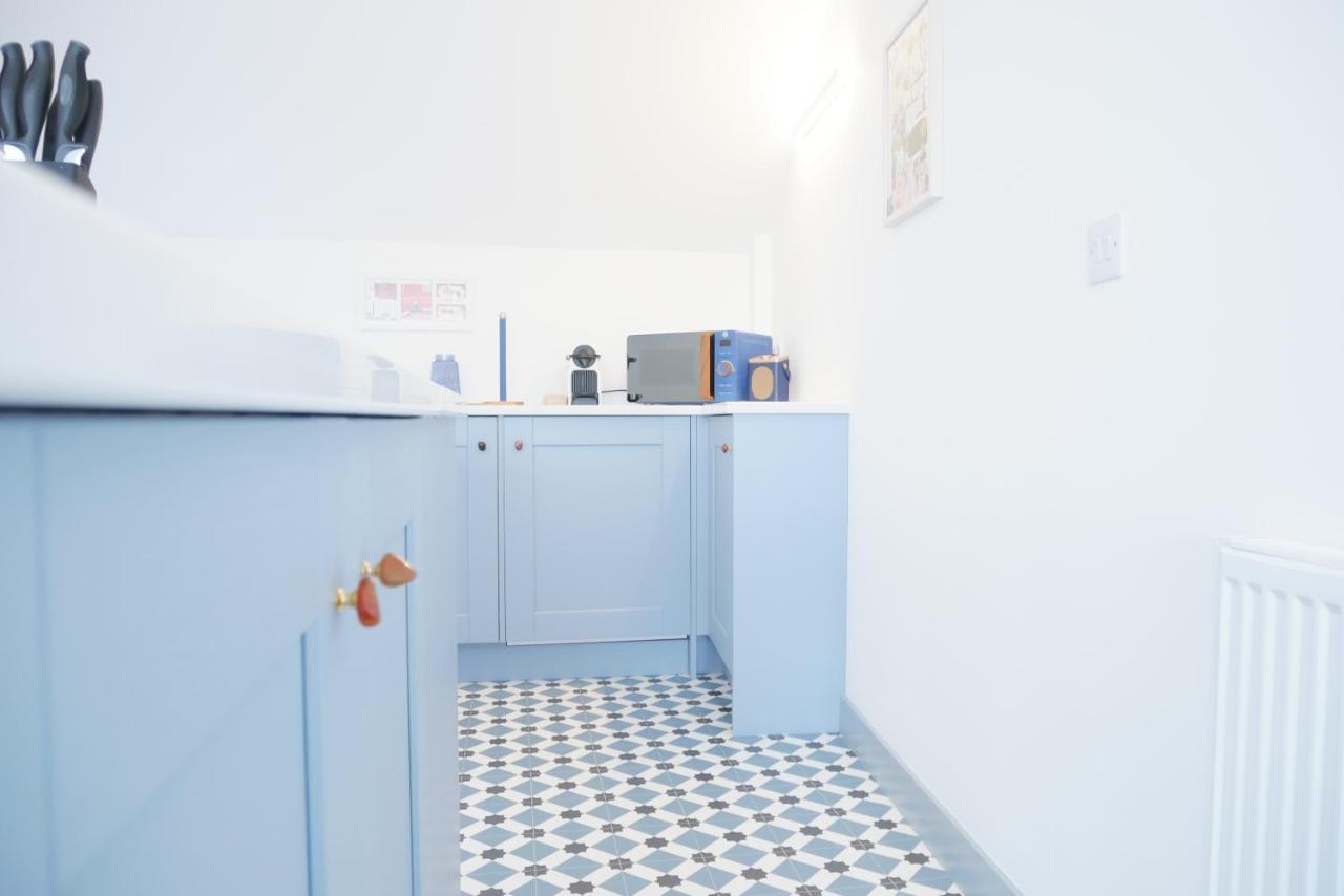 Sunset View, 2 Bedrooms In The Heart Of Holt With Parking Extérieur photo