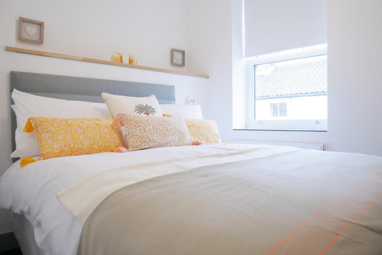 Sunset View, 2 Bedrooms In The Heart Of Holt With Parking Extérieur photo