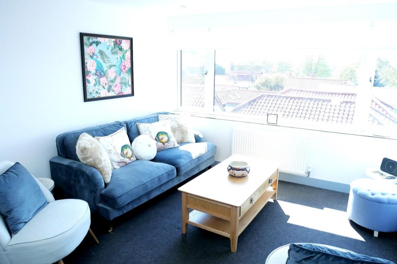 Sunset View, 2 Bedrooms In The Heart Of Holt With Parking Extérieur photo