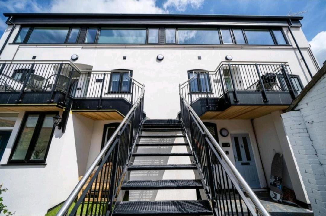 Sunset View, 2 Bedrooms In The Heart Of Holt With Parking Extérieur photo